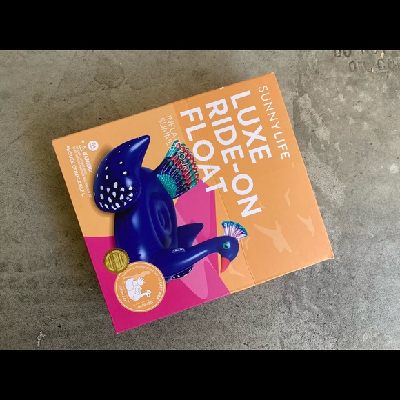 Luxe Ride On Peacock Float - Sunny Life - Picture 4 of 5